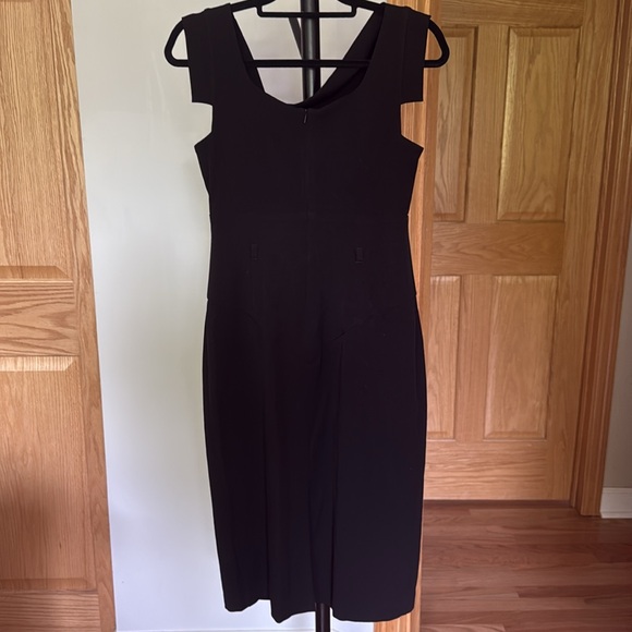 Black Halo Elegant Black Sleeveless Dress - Picture 3 of 3
